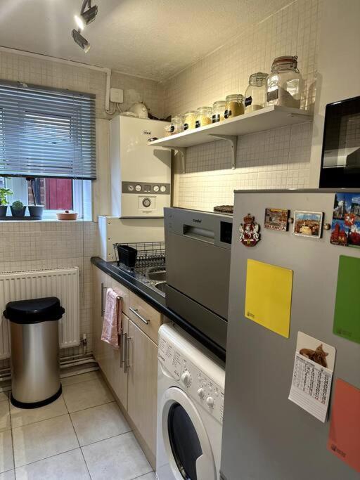 Cosy Entire One Bedroom Hideaway Бромли Екстериор снимка