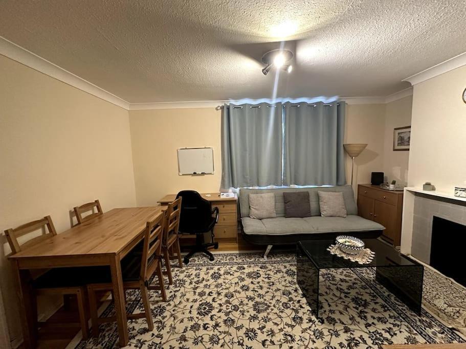 Cosy Entire One Bedroom Hideaway Бромли Екстериор снимка