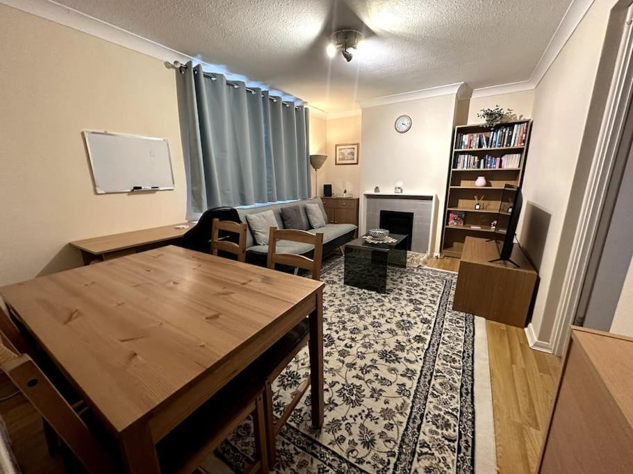 Cosy Entire One Bedroom Hideaway Бромли Екстериор снимка